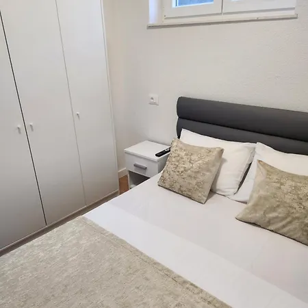 Ladami Kaštela